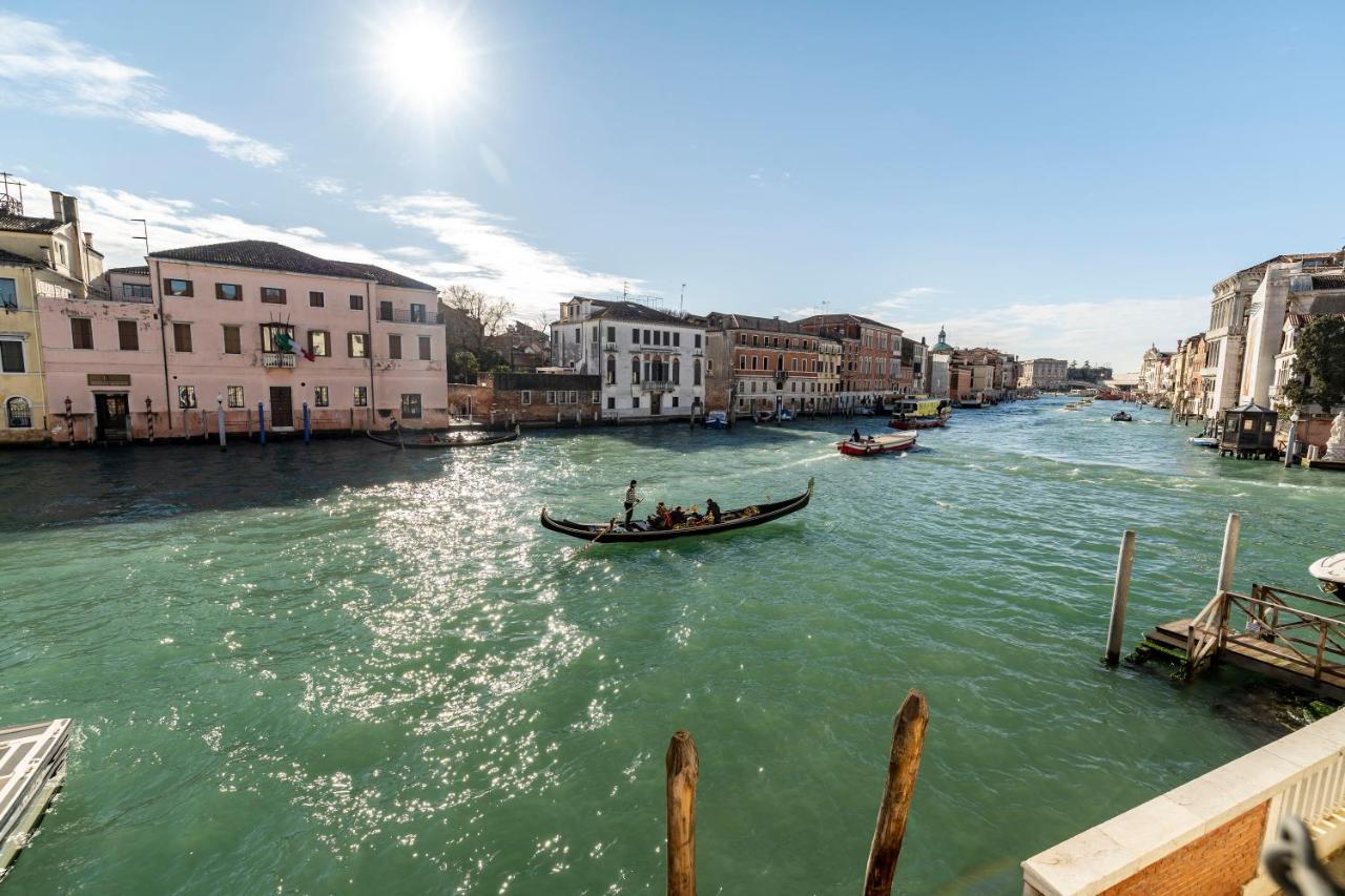Ca' De Le Colonne - Luxury Grand Canal View Apartamento
